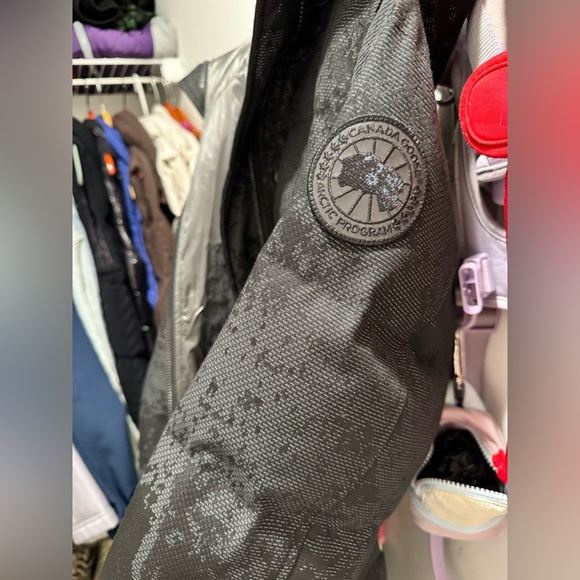 CANADA GOOSE Shelburne holiday water repellant 625 fill power down parka - Picture 10 of 14